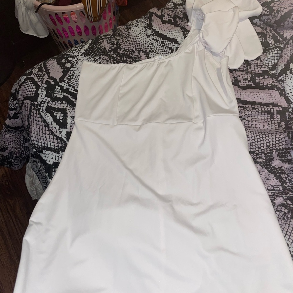 Elegant White One-Shoulder Dress